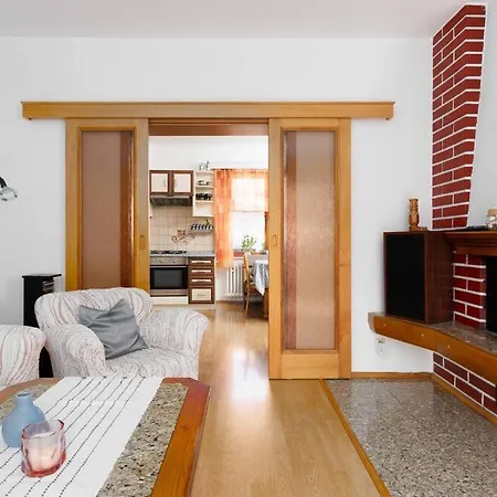 Dom wakacyjny Entire House With Garden Near Prague *