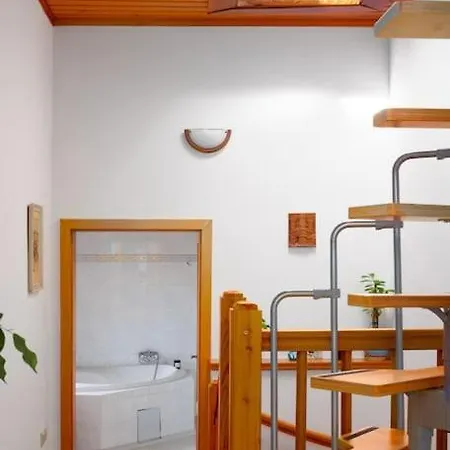 Entire House With Garden Near Prague * בנסוב