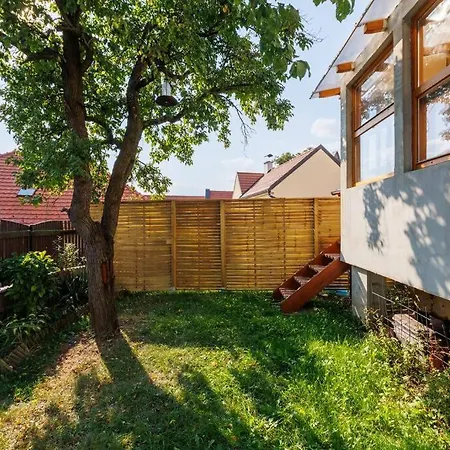 بيت للعطل Entire House With Garden Near Prague