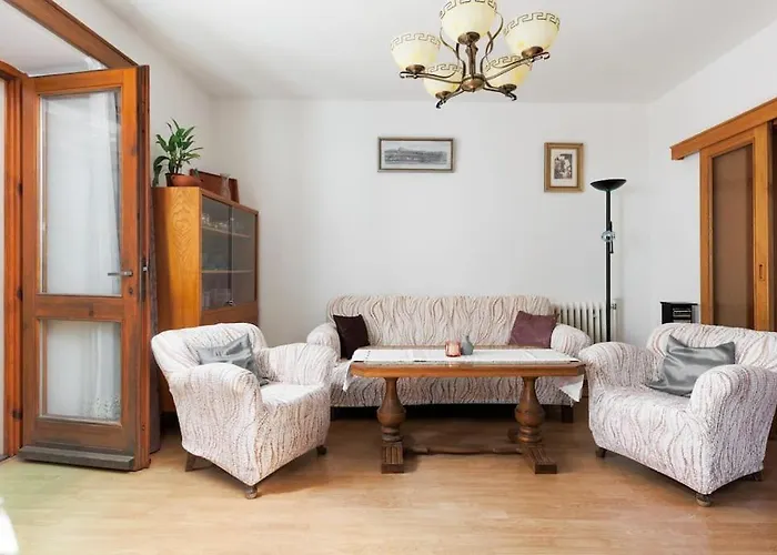 Vakantiehuis Entire House With Garden Near Prague *