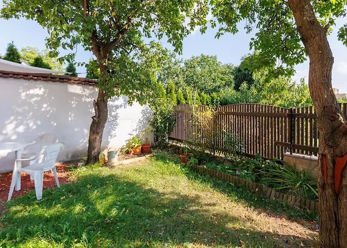 Entire House With Garden Near Prague *